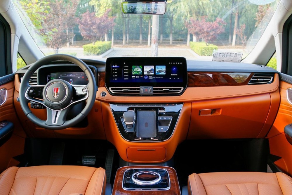 主攻中高端mpv市场 诠释中式豪华美学 试驾红旗hq9_腾讯新闻