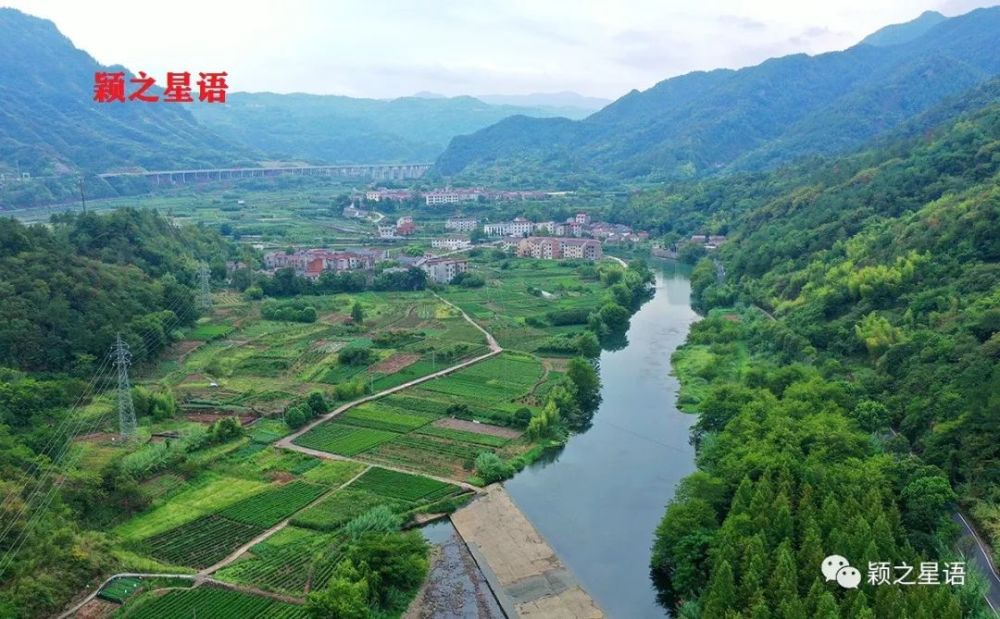 绍兴镜岭水库淹没区潭角村山环水绕田畴平旷