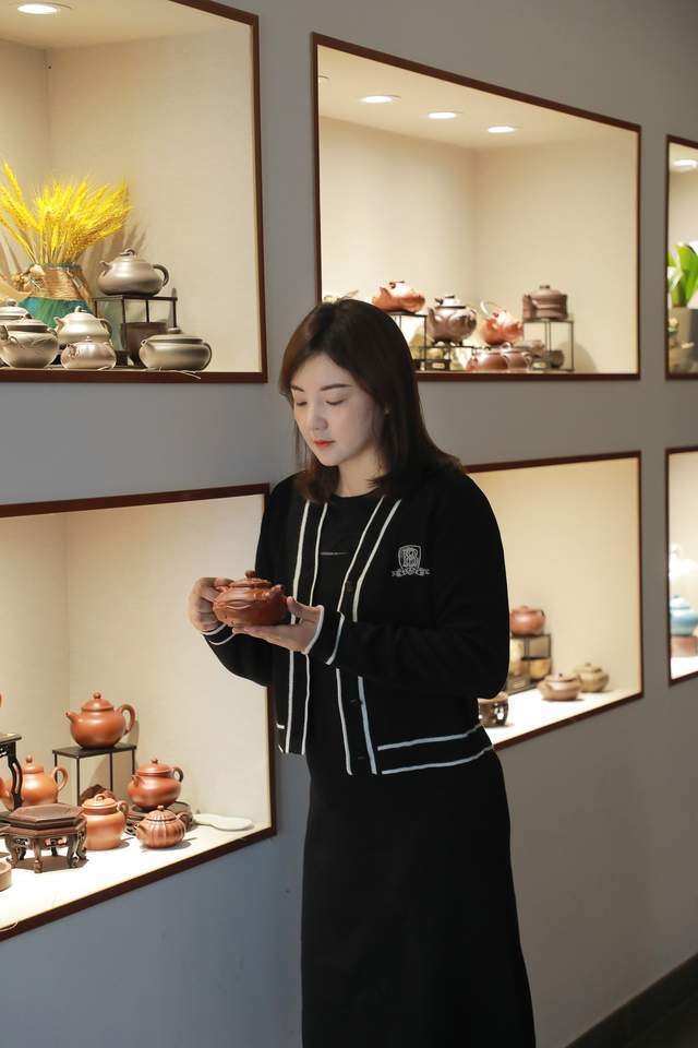 紫砂艺人蒋丽英践行初心担使命,公益服务暖人心