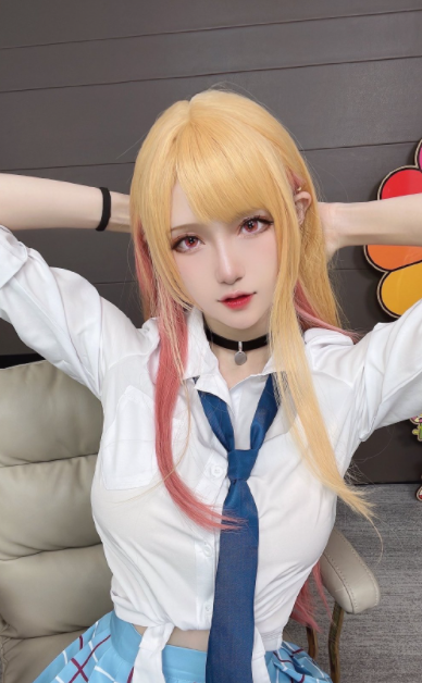 腐团儿大胆尝试新发色!犹如二次元中的女孩,每一个角度都很好看