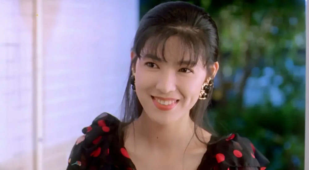 受到良心谴责的阿真,最后坦白了自己叛徒的身份,并帮助黑豹逃出生天.