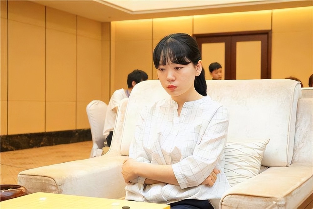 要知道,韩国棋手崔精号称"女王,是职业九段,女子围棋选手排行榜上,名