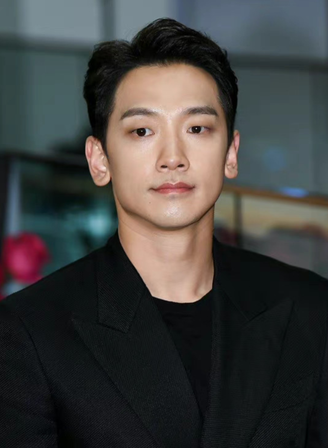 偶遇金泰希观看rain演出,女儿首次露面被夸可爱,身高已到妈妈腰部_腾