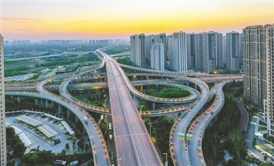 一桥飞长虹 城市更畅通——郑州陇海路高架桥