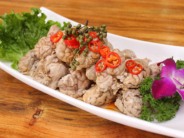 鲜椒羊脑羊脑具有益脑髓,补虚劳,镇静安神的功效,口感软糯,不腥不膻.