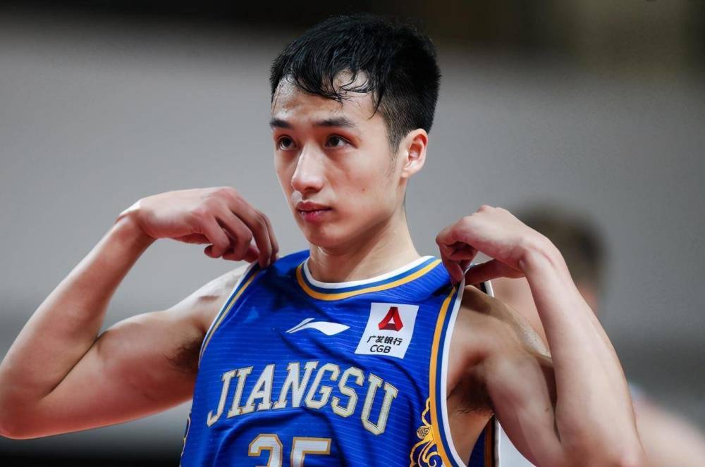 才打两年就离开cba,郑祺龙如今在哪?_腾讯新闻