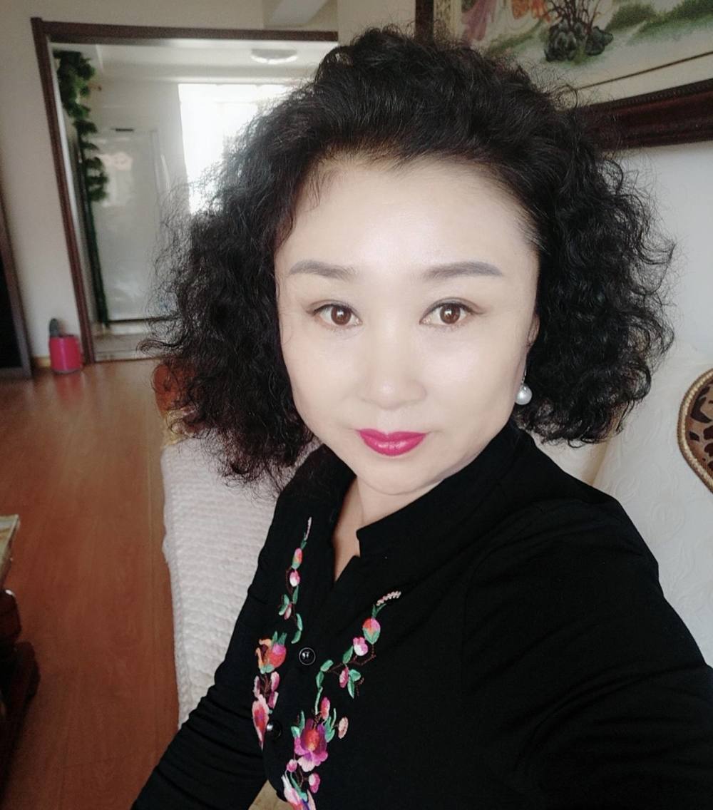 他致力于培养晚辈,先后培养出了闫学晶,孙晓丽等不少有名的二人转演员