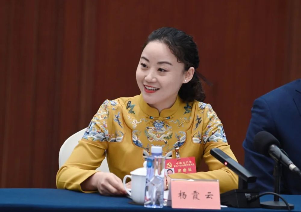 浙江婺剧艺术研究院(浙江婺剧团)演员杨霞云代表.