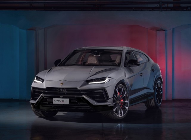 3秒级性能/空悬/跑车内饰 兰博基尼urus s官图发布_腾讯新闻