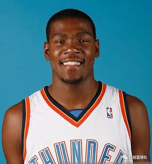 杜兰特历年定妆照一览:从07到22,不变的是他依旧帅气的容颜_腾讯新闻