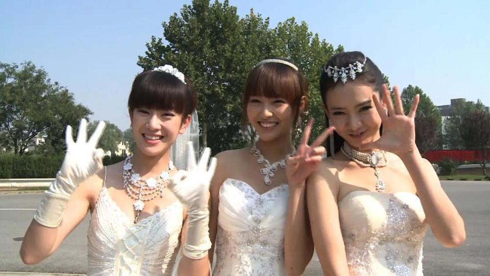 《夏家三千金》都找到了归宿,唐嫣戚薇都已当妈,张檬婚礼也礼成-名人