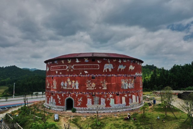 景德镇有座"千年瓷宫",浑身镶满瓷片,瓷器,被称为"瓷房子"-腾讯新闻