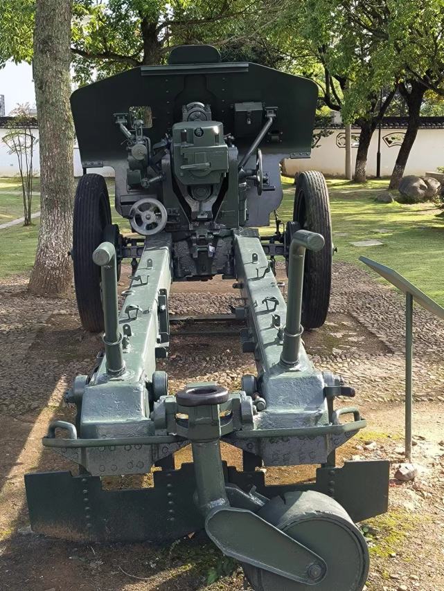 54式122mm榴弹炮退役我军仍有7种122mm榴弹炮