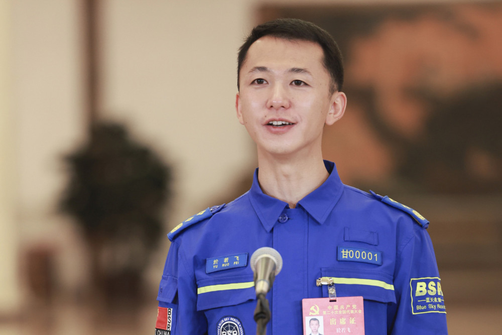 救援九百余次防灾普及七百余场甘肃蓝天救援队队长於若飞谈救援