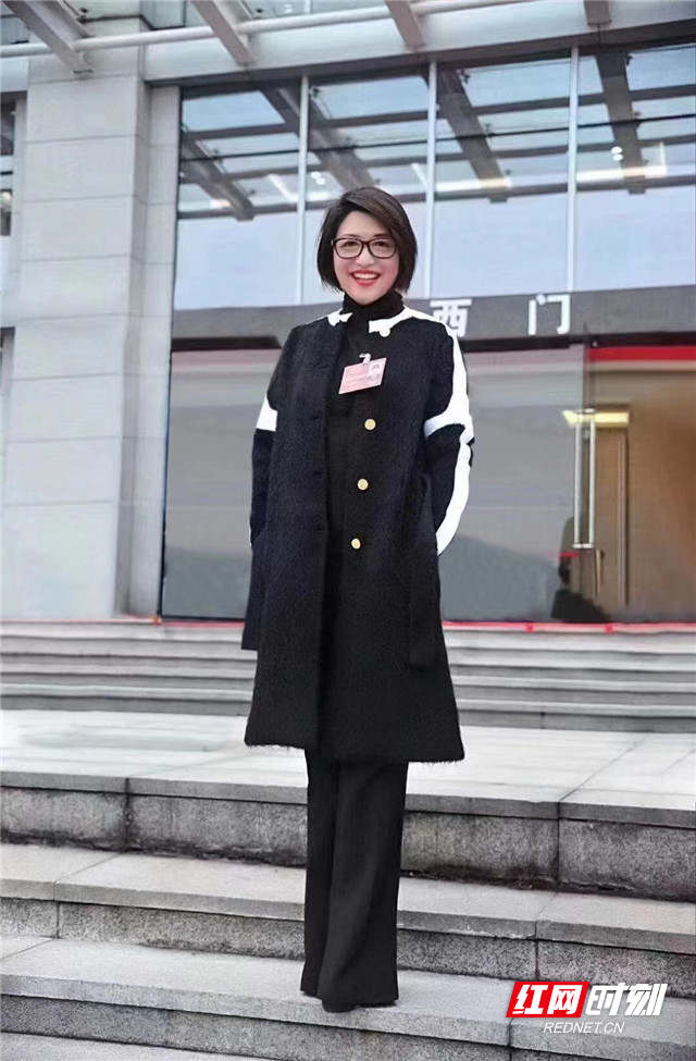 冰火楼董事长胡艳萍:做党和国家可信赖可依靠的民营经济力量_腾讯新闻