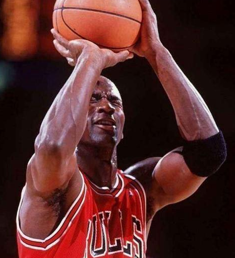 乔丹能当第一人 天赋必然出类拔萃,手掌似蒲扇 滞空历史第一