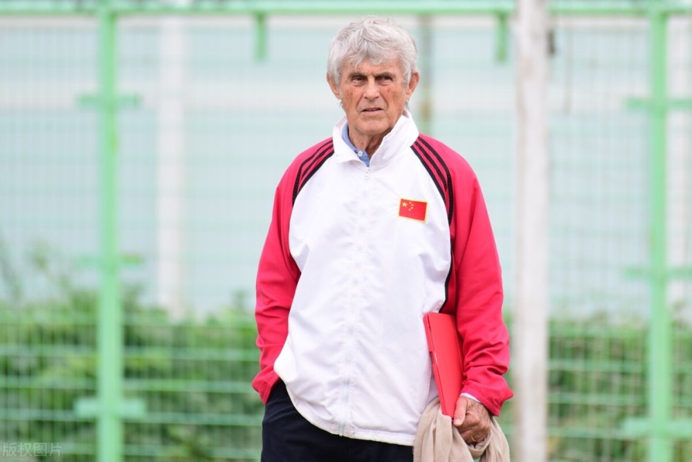 回忆杀国足三大功勋名将再次跟米卢同框合影让球迷梦回02年