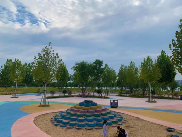 废旧轮胎为白沙洲这座公园添新景!"颜值"更高了_腾讯新闻