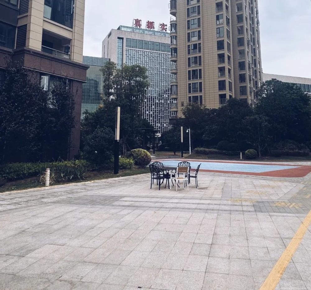 倒挂神盘祥浦苑:房价涨了,业主怒了?_腾讯新闻