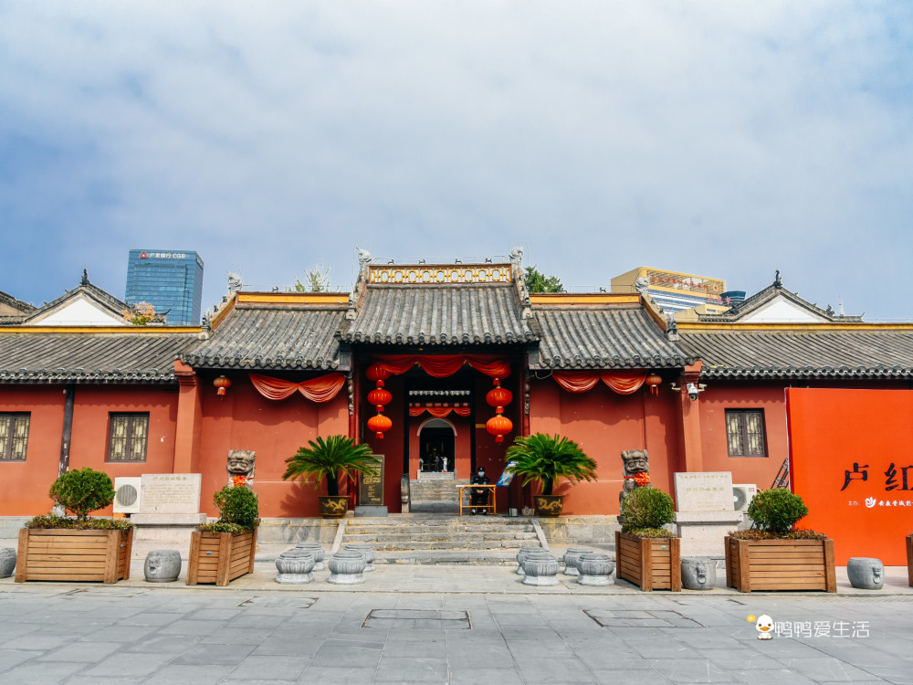 合肥有个城隍庙戏楼是李鸿章仿照颐和园所建承载了市井烟火气