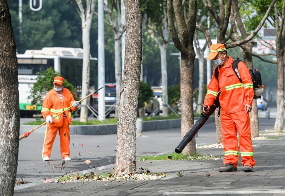 武汉城管这十年：“精致环卫”刷新大武汉城市颜值