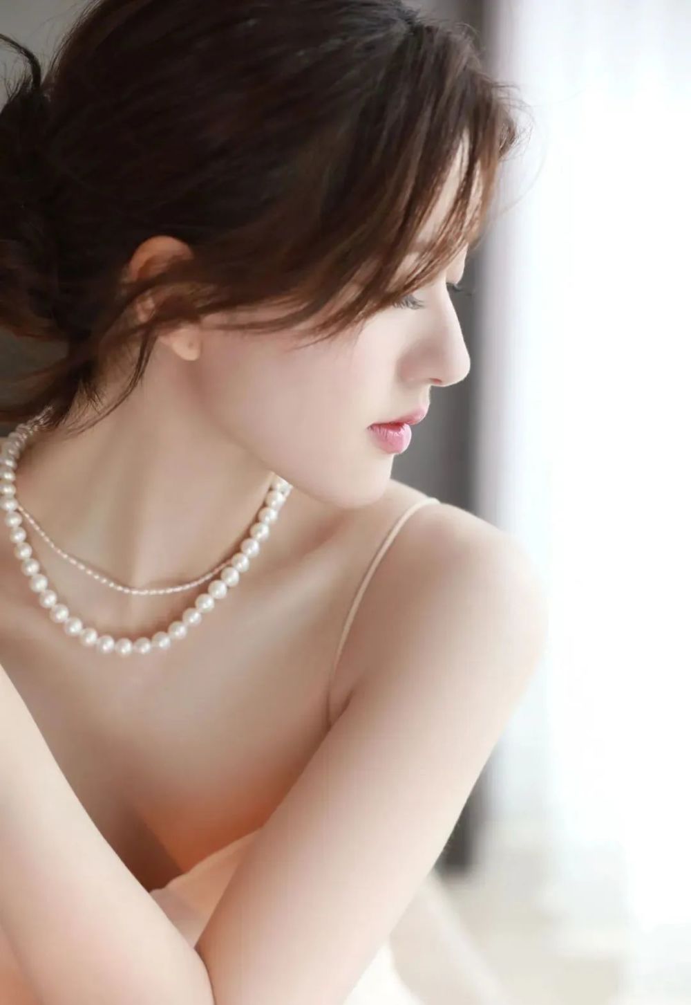 51岁李英爱,"富养"出气质_腾讯新闻