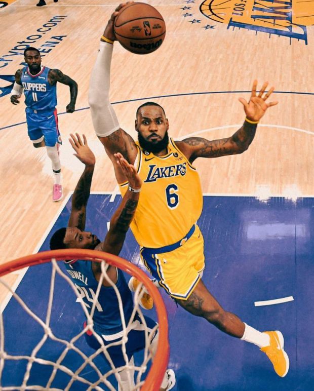 詹姆斯:第四节我们一度打快攻领先,在场上打球感觉很好_腾讯新闻