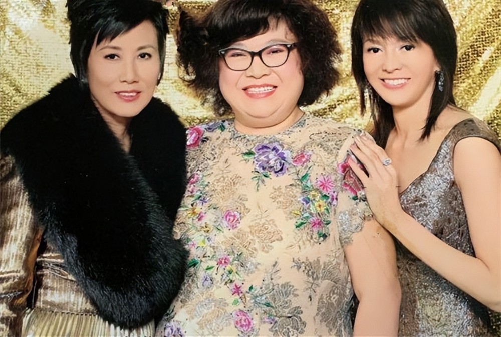 太可惜!65岁郑裕玲宣布约满离开tvb,三大台柱仅剩汪明荃未离巢插图7