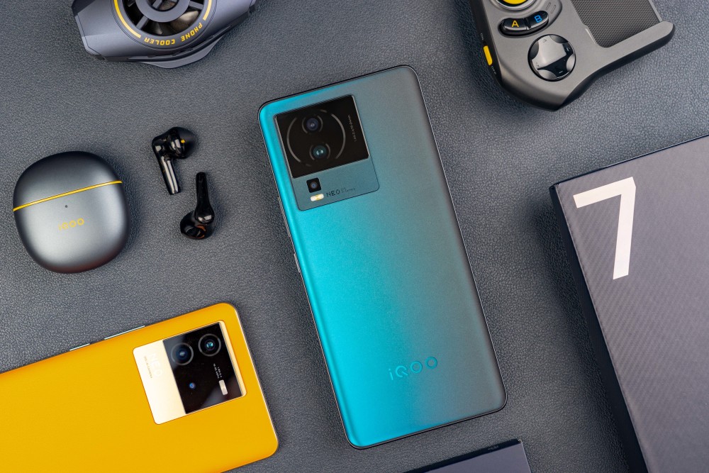 iqooneo7图赏几何与像素碰撞复古与潮酷融合