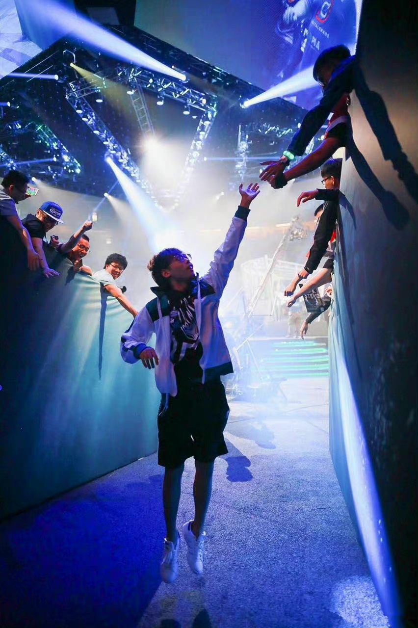 最强中单maybe退役,电竞选手转型"意难平"