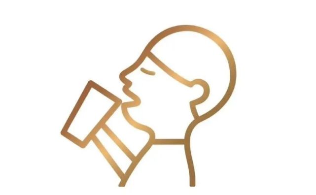 喜茶换新logo很"秃"然;vans跨界b站推联名款;易烊千玺成波司登新代言