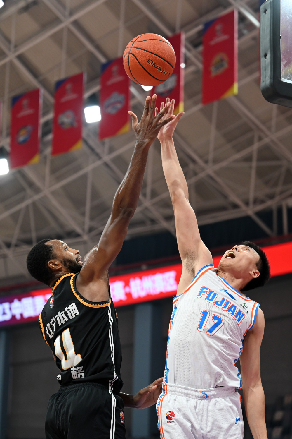 体育篮球cba第一阶段辽宁本钢胜福建浔兴股份