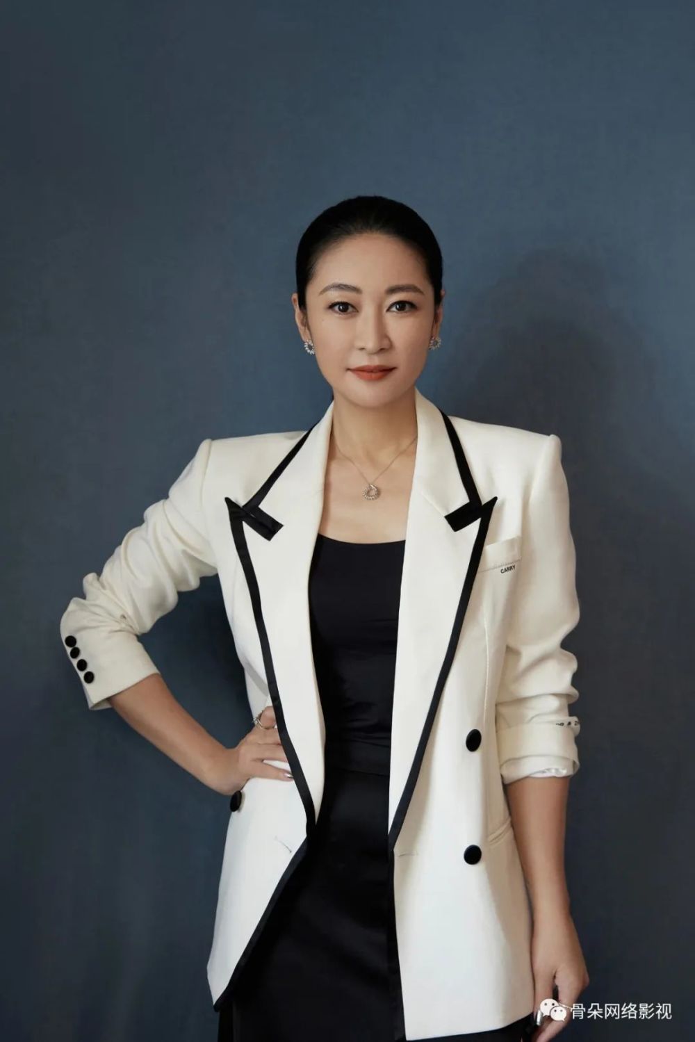 "行业不易,有尊严地活着,有腔调地拍戏"丨专访梁静_腾讯新闻