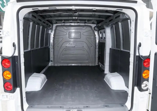 不到10万的新能源微型面包车续航很短销量也很低