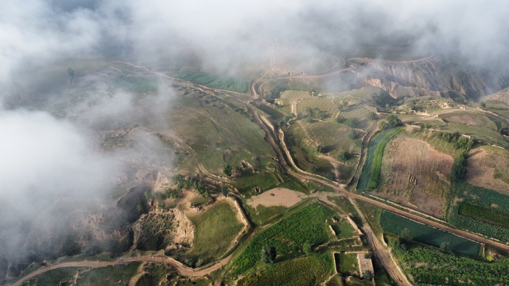 【航拍榆林】粗犷,豪迈,纯朴的黄土高原大自然的鬼斧神工_腾讯新闻