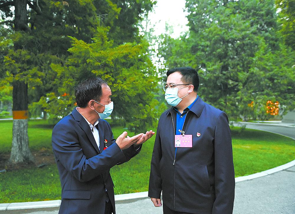 踔厉奋发新时代 勇毅前行向未来——党的二十大青海代表团代表履职精彩镜头回放_腾讯新闻