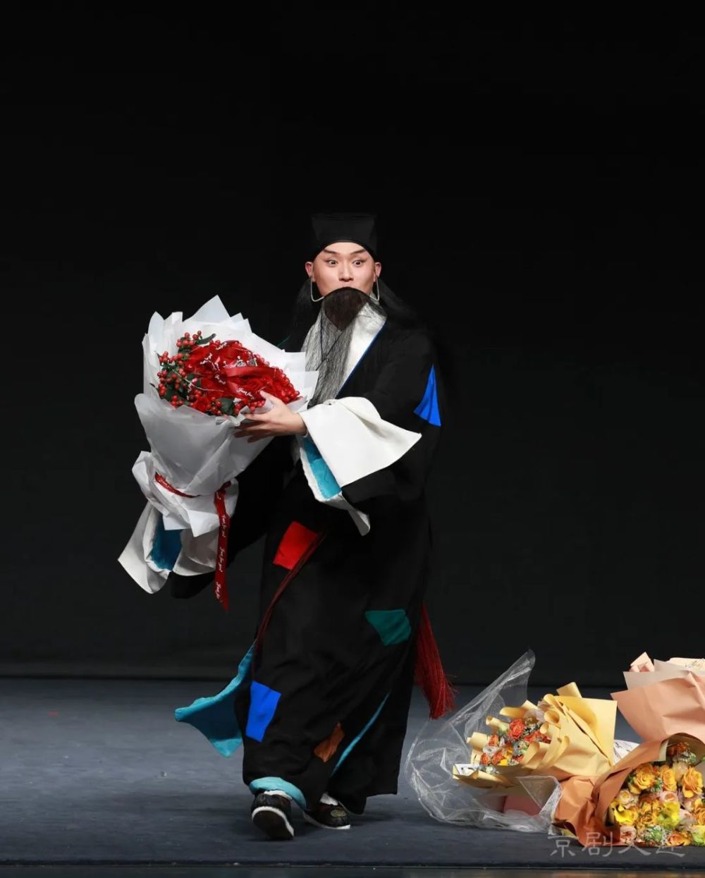 凌珂首演《双梦记》_腾讯新闻