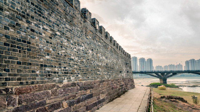 当年的六安古城墙如今仅存150米,这段典型的明代古城墙虽已面目皆非