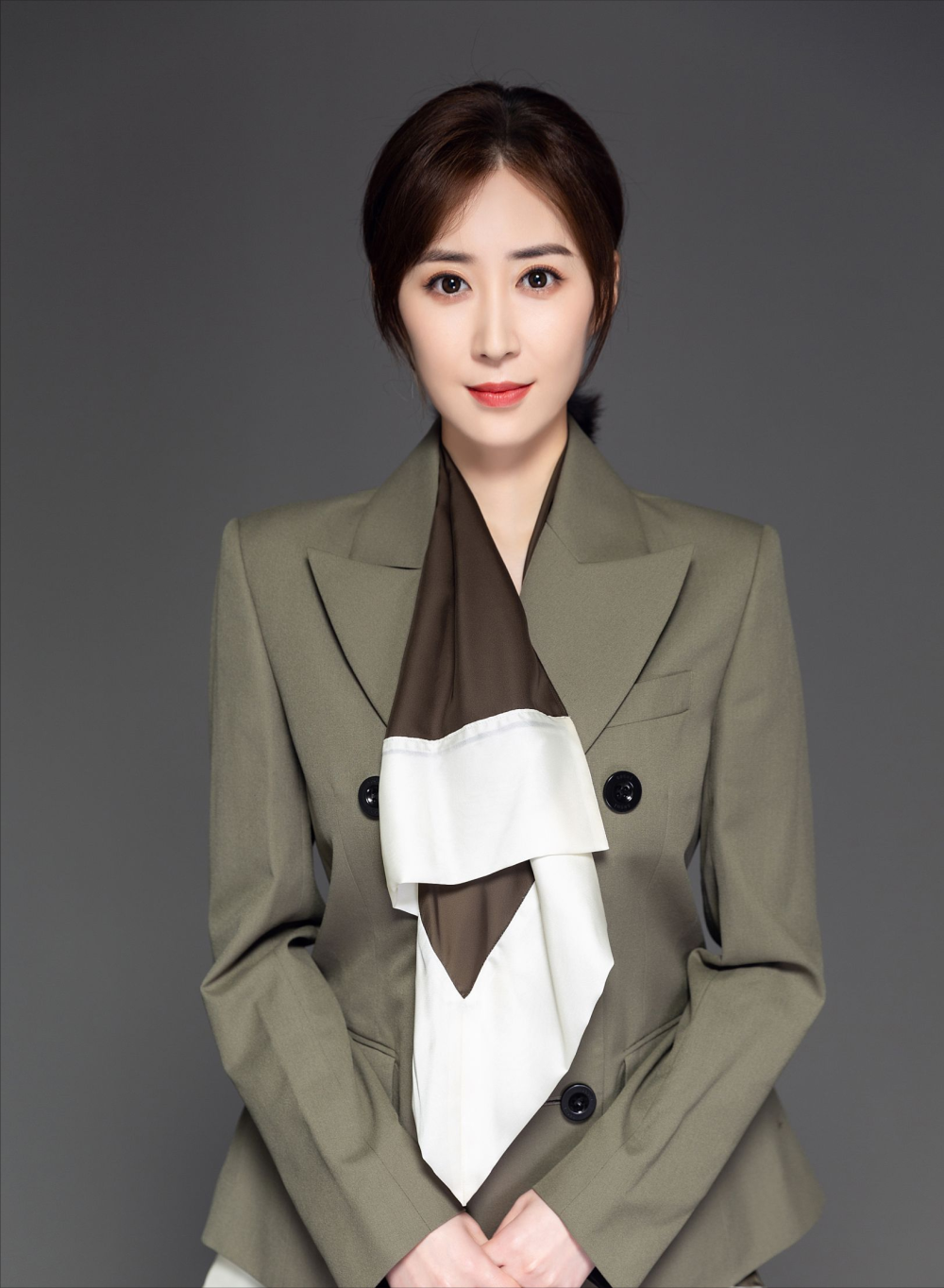 张继科再爆恋爱,缘何选了二婚女?曾与白百何抢男人,太乱了_腾讯新闻