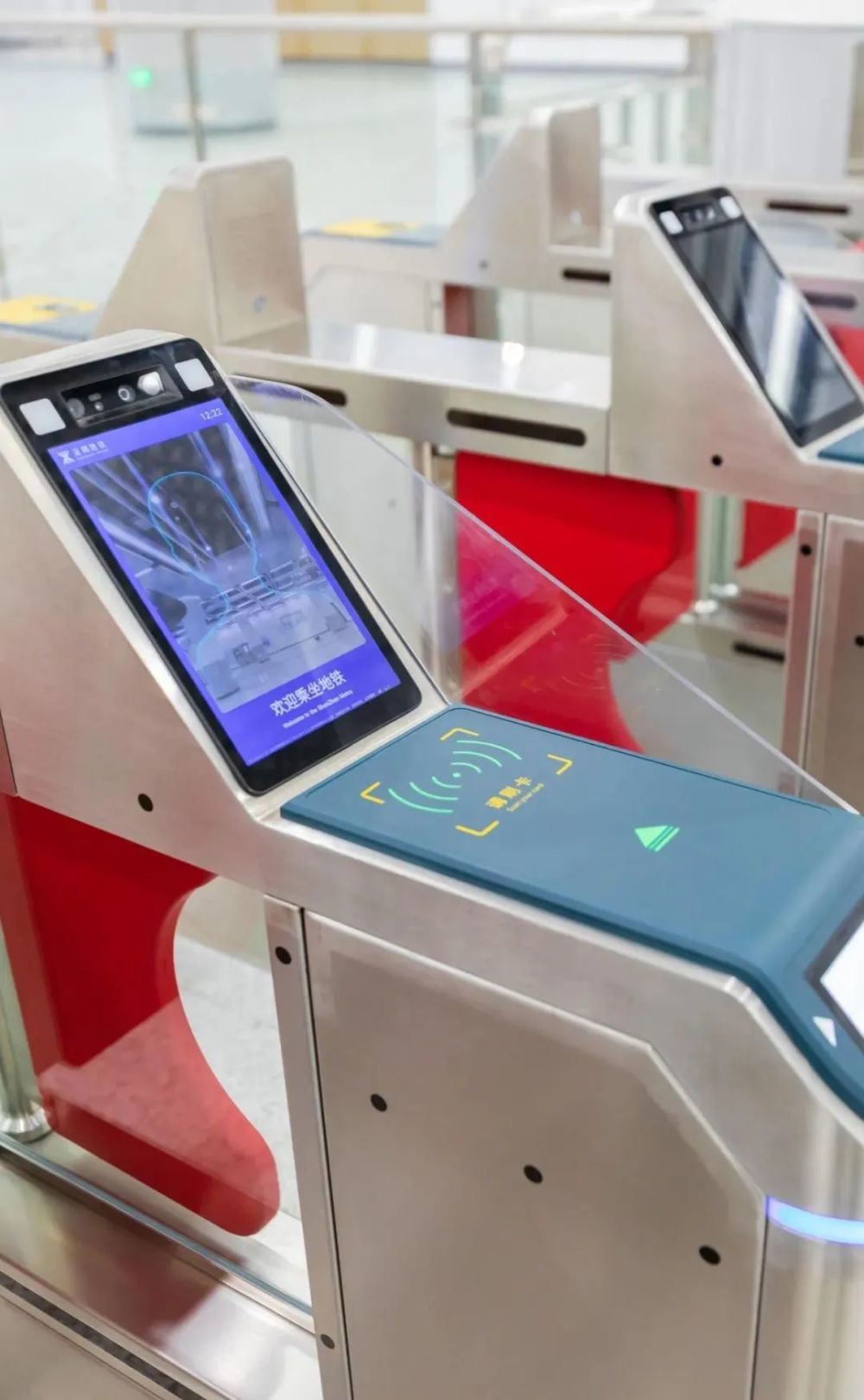 14号线将在开通后上线"刷脸"进站功能(图源:深圳地铁)乘客只需将