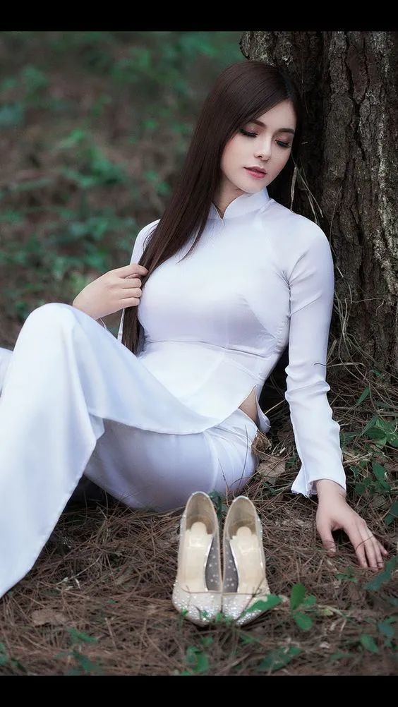 原来世上最诱惑的校服不是jk,而是越南国服_腾讯新闻