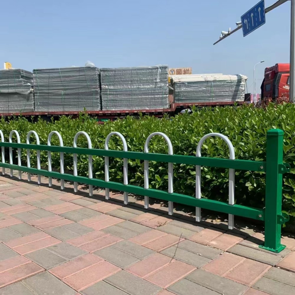 锌钢草坪围栏马路绿化带锌钢草坪护栏_腾讯新闻