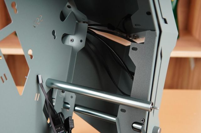 总算是可以摆放在桌面上了,乔思伯mod-3 mini装机展示