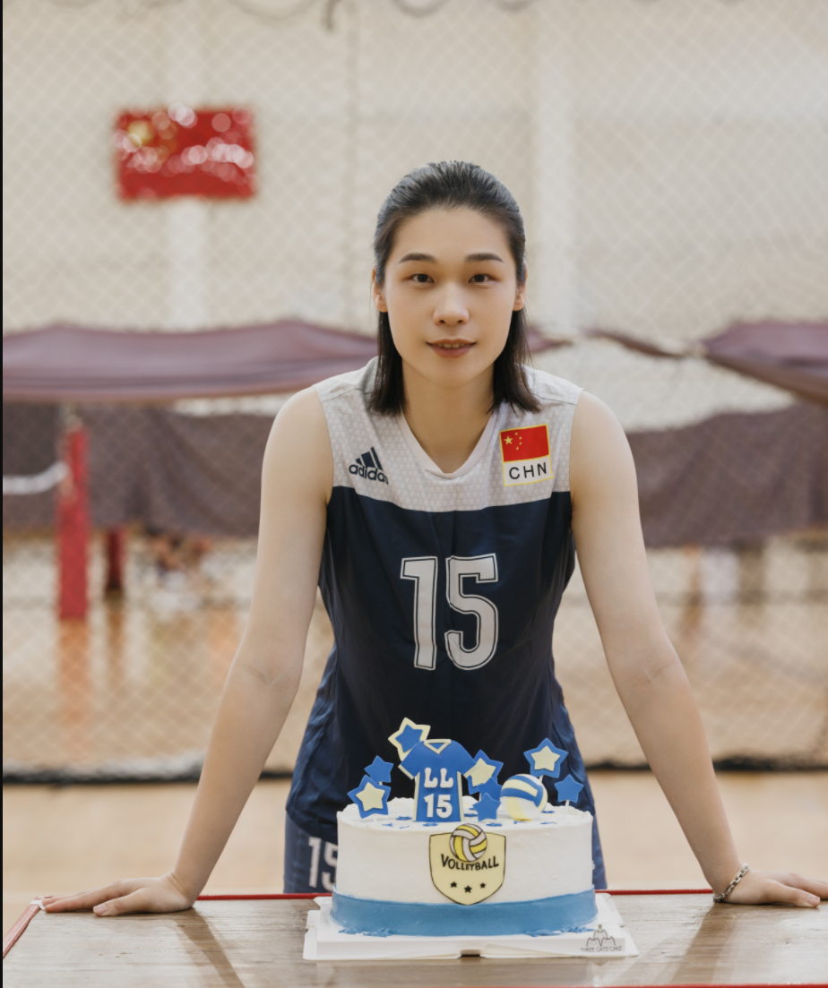 女排自由人林莉宣布退役,入职福建工程学院,惠若琪:林老师好!