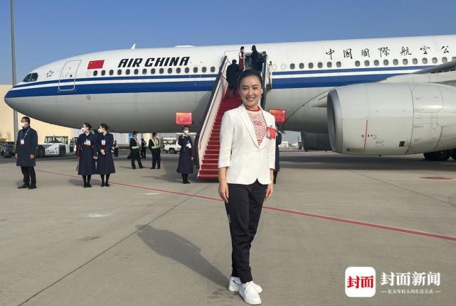 “芙蓉花仙”张燕回蓉 分享参加党的二十大的感受丨我是党代表_腾讯新闻
