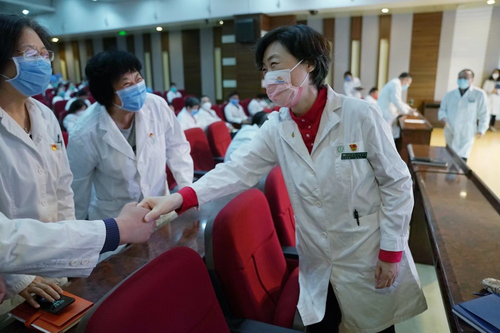 党的二十大代表钱素云:写好"儿医篇章"