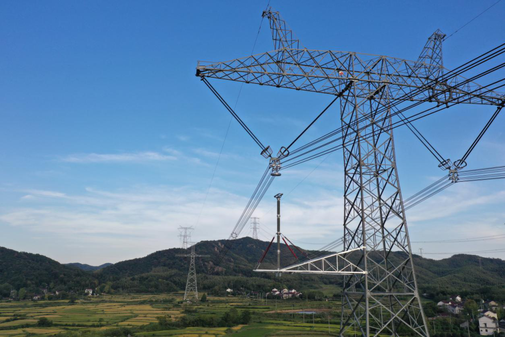 南瑞研发的世界首台±1100kv直流线路避雷器在吉泉特高压直流输电工程