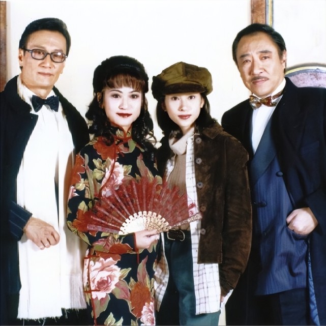 88岁老戏骨杨群病逝，好友归亚蕾追忆往事：他不该这么早走_腾讯新闻