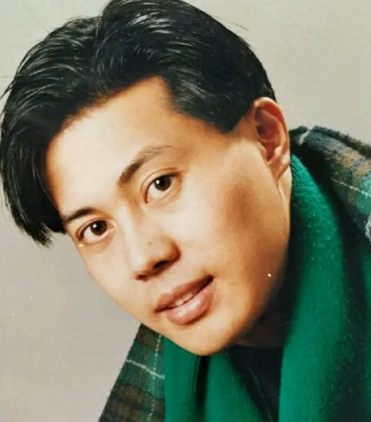 佟瑞欣与夏菁都是演员出身的,两人年轻的时候,一个俊朗不凡,一个清纯