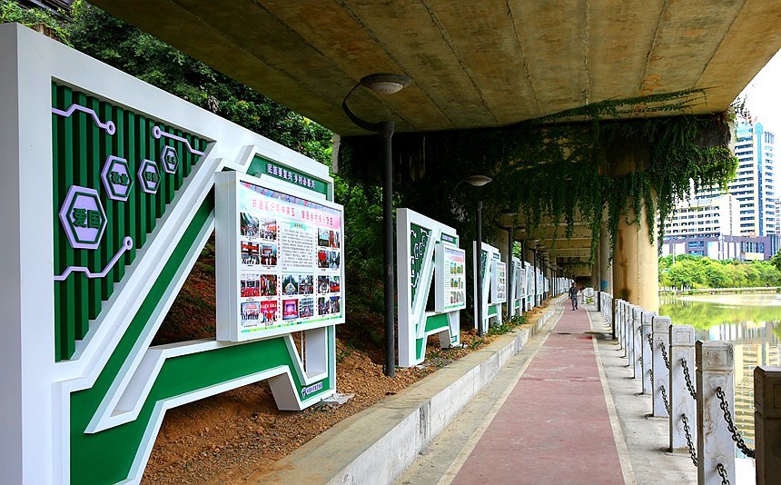 田林县300米宣传文化长廊靓丽上线